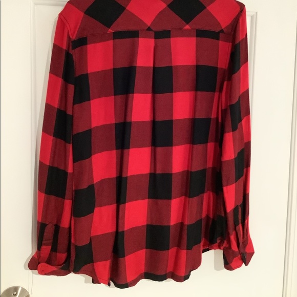 Beachlunchlounge Plaid Red and Black Flannel - Picture 2 of 5